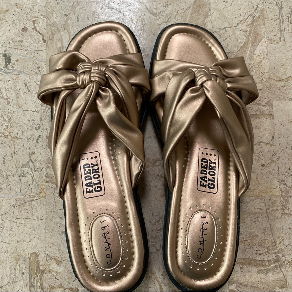 Casual Faded Glory Comfort First Metallic Gold Slip On Open Toe Low Heel Size 7